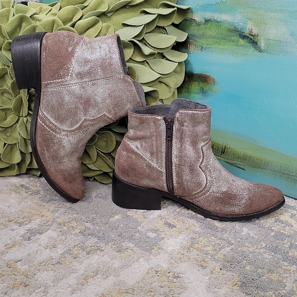 Seychelles Ankle Boots - Suede & Silver Metallic Chelsea Style Western - Picture 9 of 14